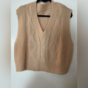 Women's Cropped Cable Knit Sweater Vest - Beige